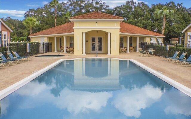 5 Bedroom Beautiful Pool Home! 5 Home by Redawning