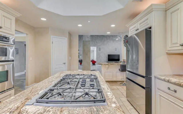Billiards & Private Pool: Bright Clovis Home!