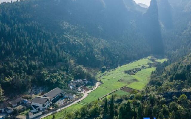 Yifangxi Hot Spring Hotel (Xianahei Branch, Wanfenglin Scenic Area)