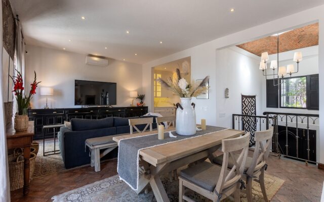 Panoramic Paradise 3BR Overlooking SMA