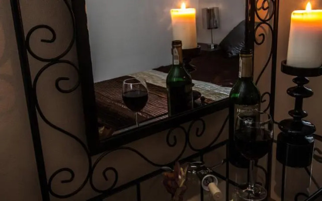 Maple Leaf Apartment