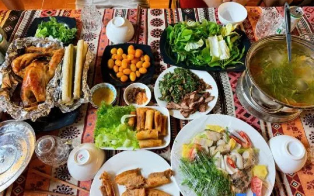 Mien Cao Nguyen homestay – Meal – Mang Den