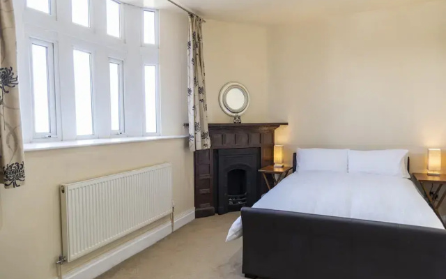 Whitefield Charm Cozy 2 Bedroom Apartment Sleeps 8