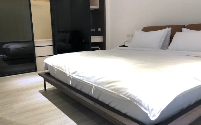 Single Eyelid Hostel