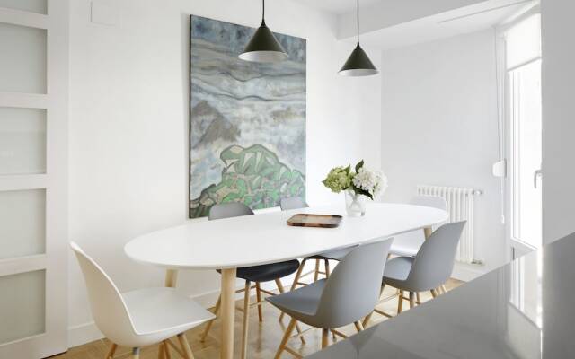 Larroka Apartment by FeelFree Rentals