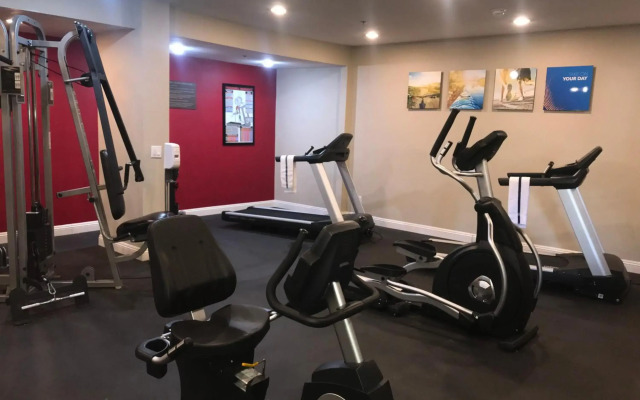 Comfort Inn & Suites Orange County John Wayne Airport