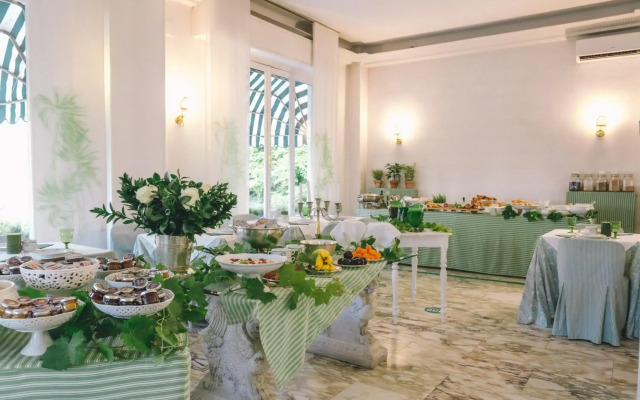 Hotel Eveline Portosole
