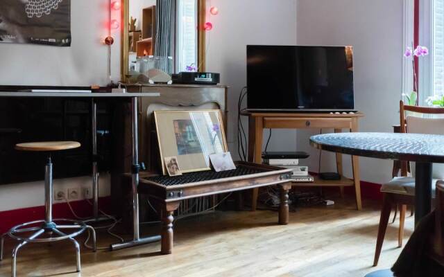 Charming Bright Apartment at Montparnasse