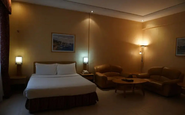 Elite Five Apartments