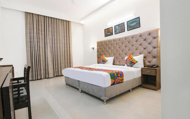 Fabhotel Rivlet Inn