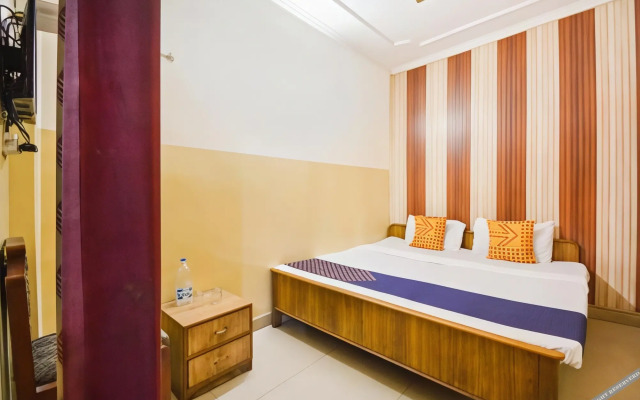 SPOT ON 36686 Hotel Om Shanti Palace