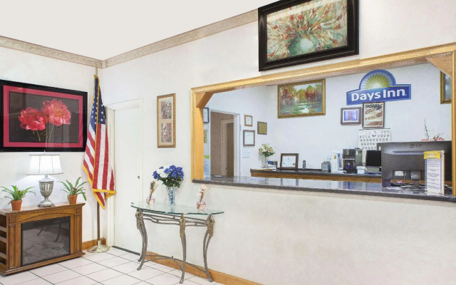 Days Inn by Wyndham Newton