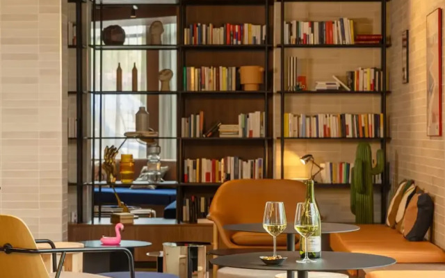 Moxy Paris Clamart