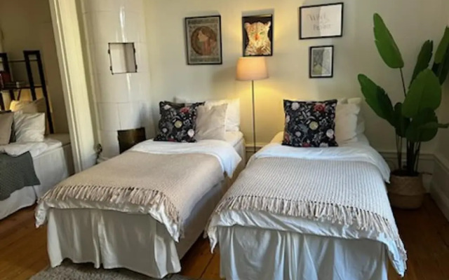 Stockholm Loft Haven 3 Beds in a 1-bedroom Gem