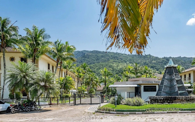 WTE - Resort-style Condominium 100m From the Beach