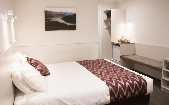 Wanaka Hotel