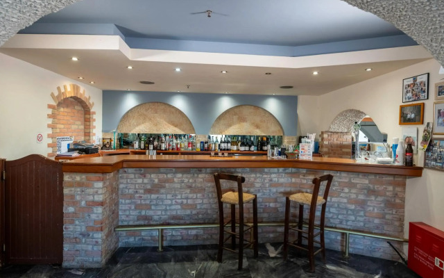Erato Hotel