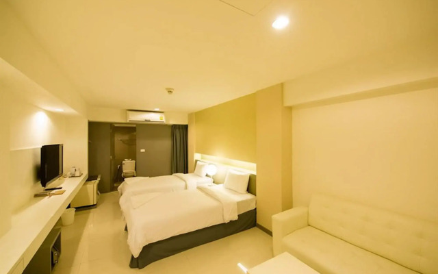 Myhotel CMYK Ratchada