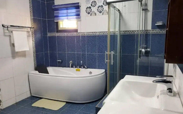 Royale Crown Villa Apartment