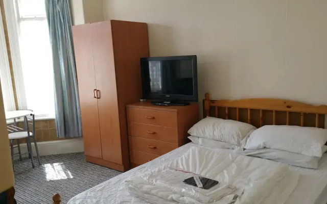 2 Berth, First Floor Flat, Glen Villa 4