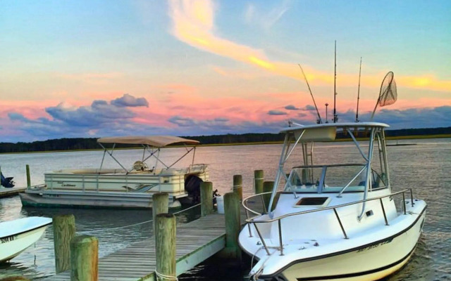 Snug Harbor Marina and Hotel