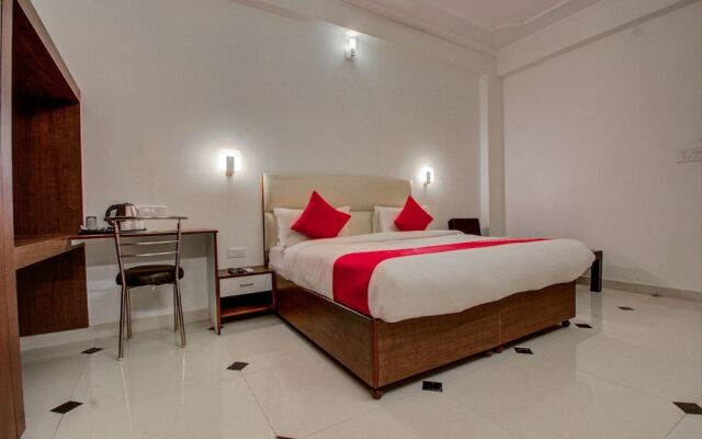 Capital O 16579 Hotel Dream Palace