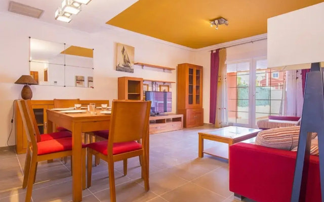 Bungalow - 4 Bedrooms with Pool - 104994