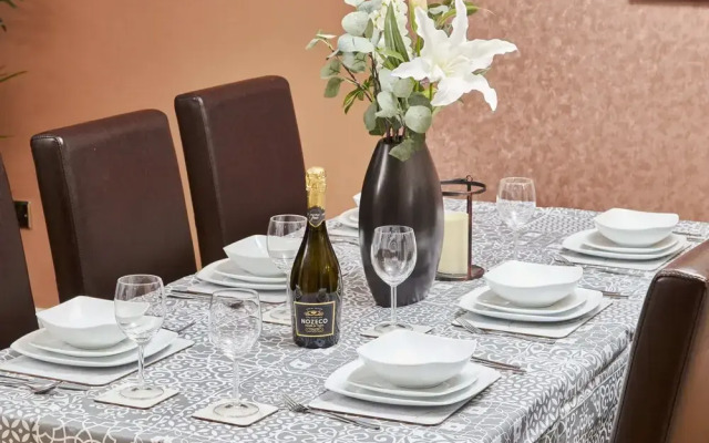 Homebird Property - Carter Knowle House
