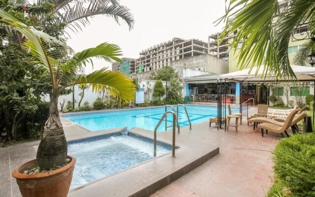 OYO 252 Hotel Euroasia (Vaccinated Staff)