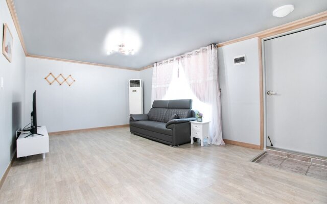 Yangyang River Pension