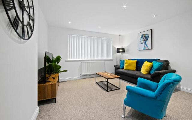 Village Hideaway 2 Bedroom Apartment North Cardiff