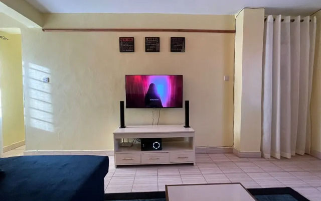Lux Suites TRM 1 Bedroom Apartments