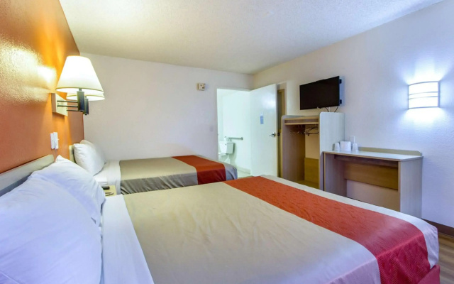 Motel 6 Phoenix, AZ - Airport - 24th Street