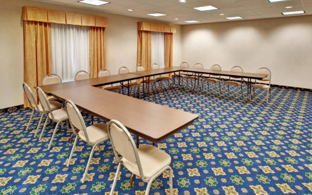 Holiday Inn Express Hotel & Suites Dickinson by IHG