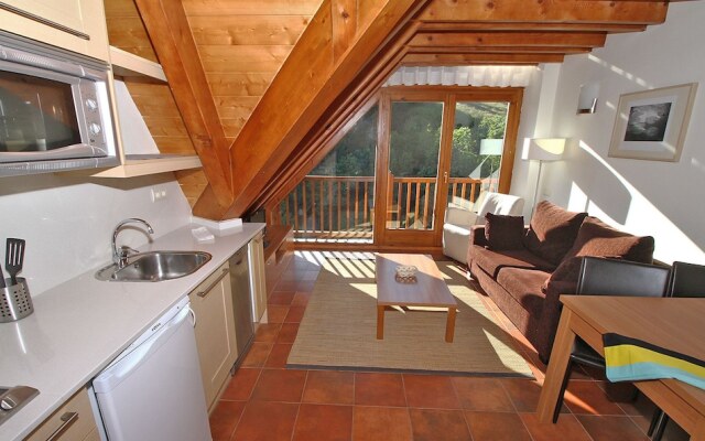 Apartamentos YOY Mont Romies Unhola