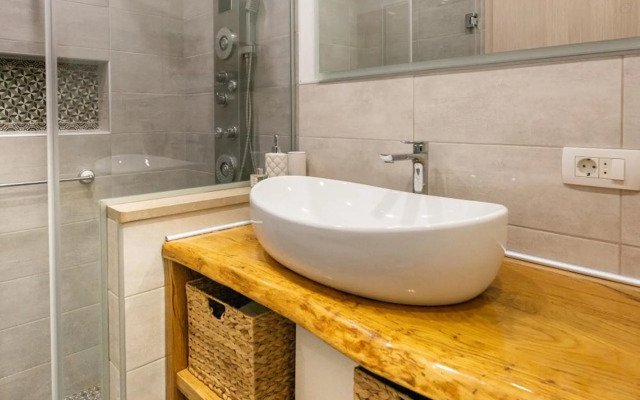 Calypso - newly equiped, with separate entrance and parking