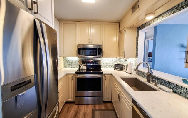 Alan's Hickory Bay West Condo