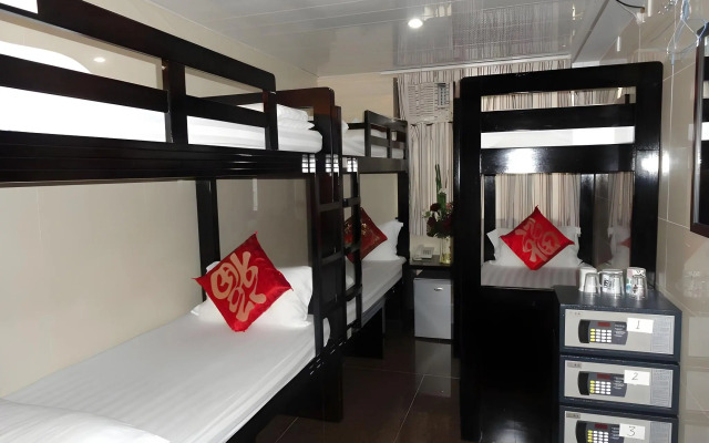 Day And Night Hotel - Hostel