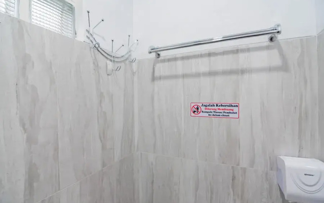 RedDoorz Syariah @ Boemi Guesthouse Tasikmalaya