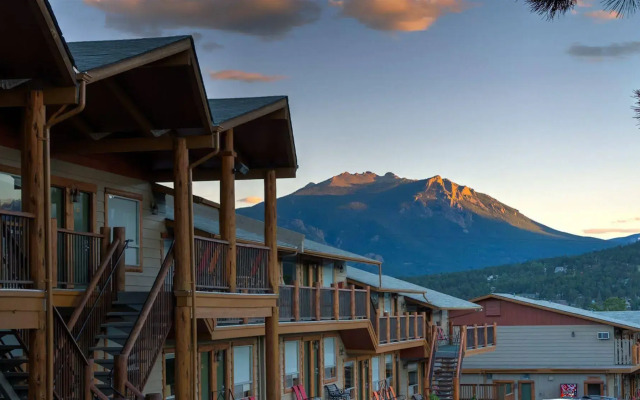 Hotel Estes
