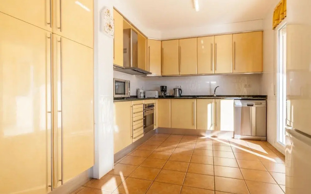 Spacious Holiday Home in L'escala With Private Pool