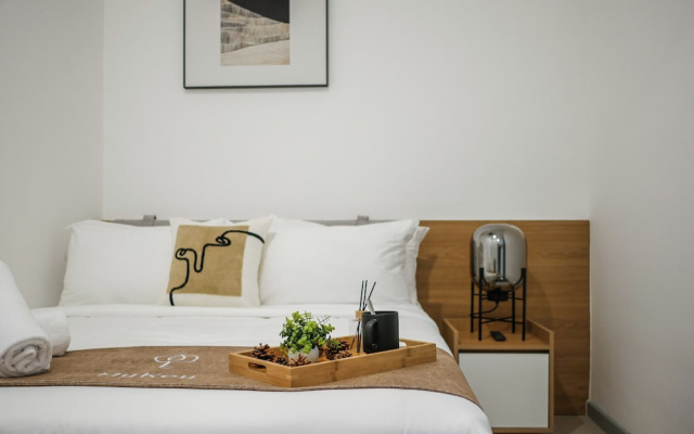 22 Macalisterz by Mykey – Guest Rooms – George Town