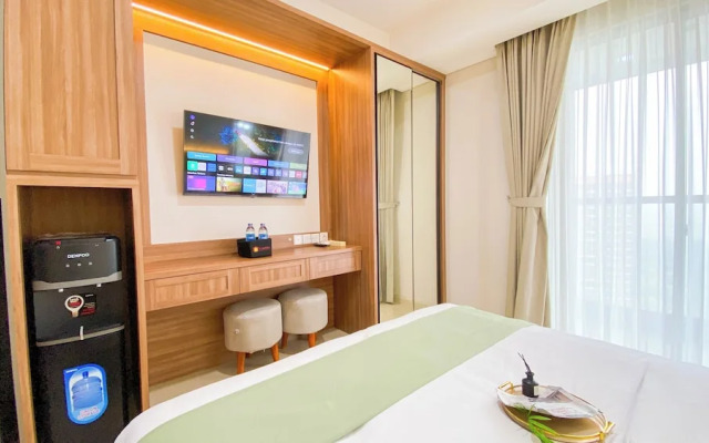 Simply Look Studio at Gold Coast Apartment