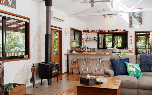 Eclectic Oasis in Doonan, Sunshine Coast