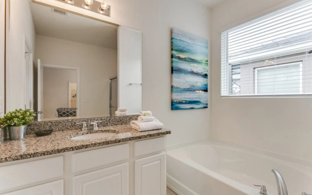 Oakwood Stree Villa Solterra 7041