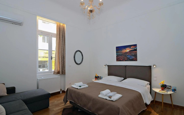 Neoclassical House with Unique Athenian Yard (nearby metro station)