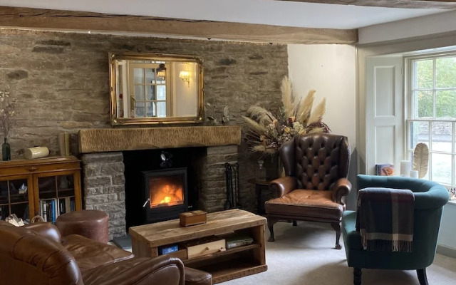 Three Cocks Coaching Inn