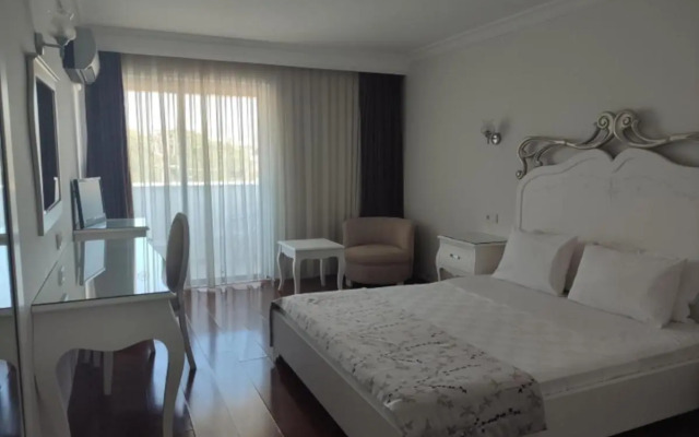 Sentinus Beach Hotel