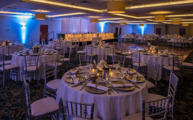 Crowne Plaza Suites Pittsburgh South by IHG