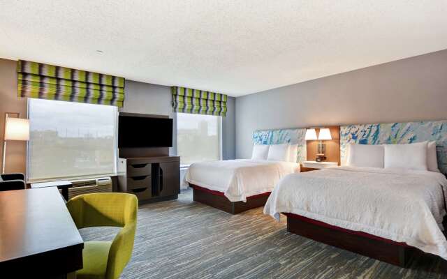 Hampton Inn & Suites Newark-Harrison-Riverwalk